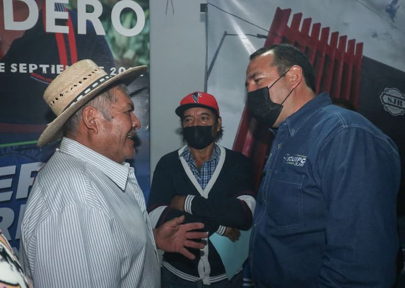 Roberto Cabrera de visita por comunidades de SJR