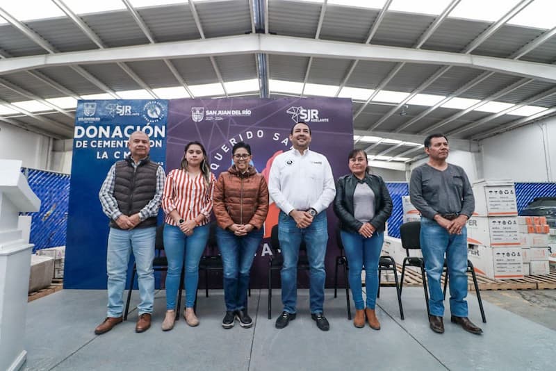 Programa Adelante Mi Querido San Juan entrega 36 toneladas de cemento a ciudadanos