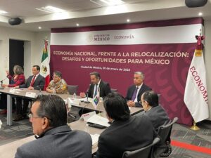 Titular de SEDESU participa en encuentro con SE