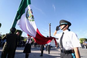 Autoridades encabezan ceremonia del Día de la Bandera en SJR; reconocen a escoltas