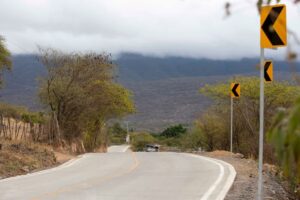 Entrega Mauricio Kuri modernización del camino a la comunidad El Rayo, en Jalpan