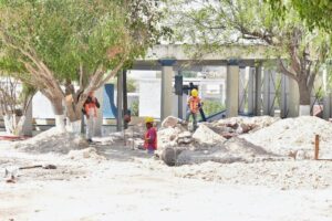 Roberto Sosa supervisó obra de rehabilitación de la Unidad Deportiva Los Olvera