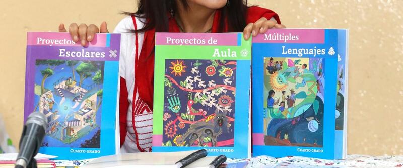 Realizan entrega de nuevos libros de texto gratuito en Querétaro