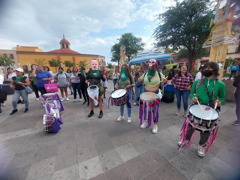 Marcha feminista en Querétaro reclama derechos reproductivos