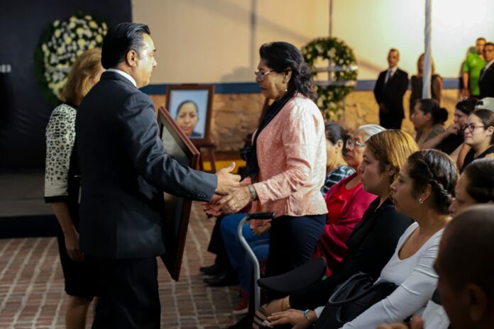 Rinden homenaje a policías del mpio de Querétaro abatidos en cumplimiento de su deber