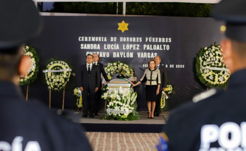 Rinden homenaje a policías del mpio de Querétaro abatidos en cumplimiento de su deber