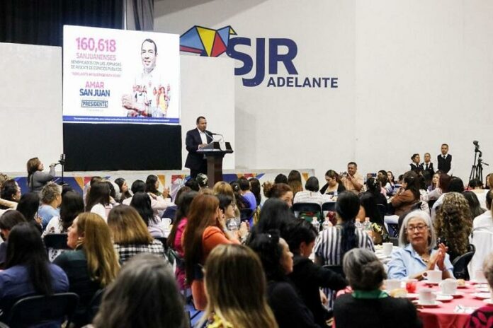 Roberto Cabrera presentó su Segundo Informe de Gobierno durante reunión con mujeres sanjuanenses