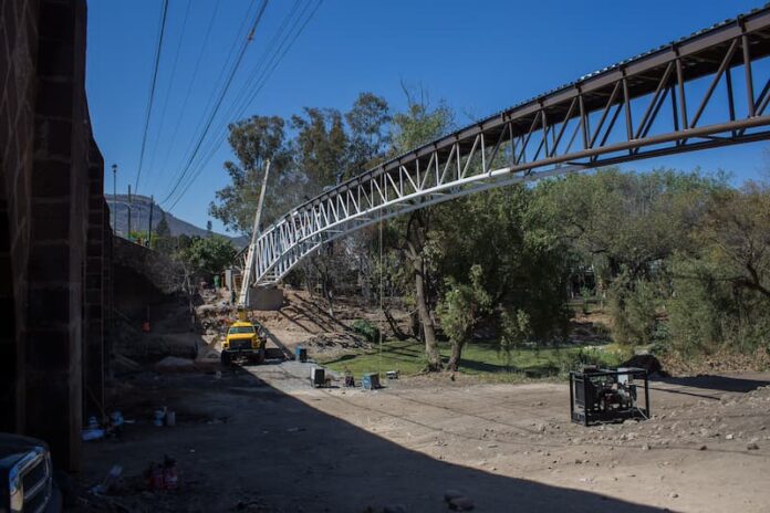 En febrero de 2024 se desmantelaría puente alterno al Puente de la Historia