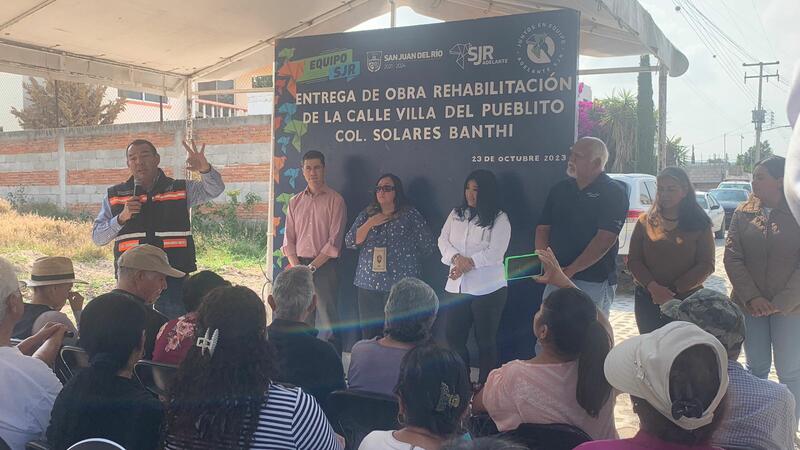 Inaugura alcalde Roberto Cabrera calle Villa del Pueblito en Solares Banthí