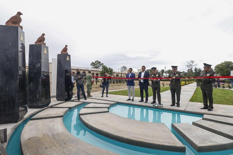 Roberto Cabrera asistió a inauguración del Hemiciclo en Honor a los Niños Héroes en La Llave, San Juan del Río