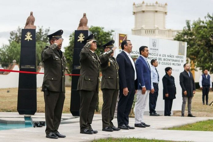 Roberto Cabrera asistió a inauguración del Hemiciclo en Honor a los Niños Héroes en La Llave, San Juan del Río