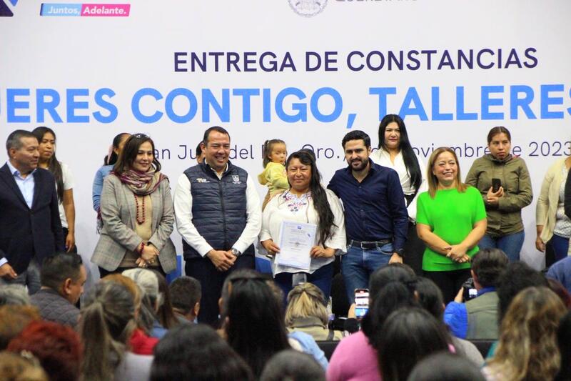 Certificaciones profesionales alcanzan a más de mil mujeres en Querétaro