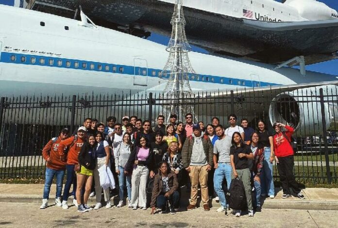 Estudiantes de la UPSRJ se capacitan en la Universidad de Texas