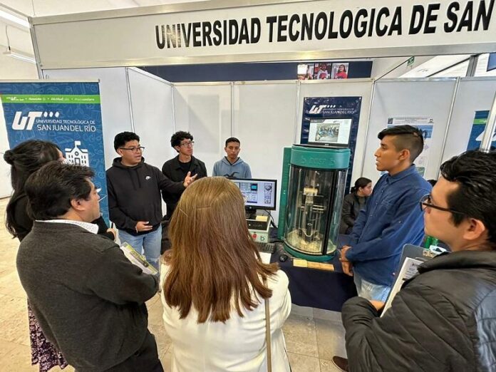 UTSJR sobresale en encuentro científico con proyecto CNC innovador