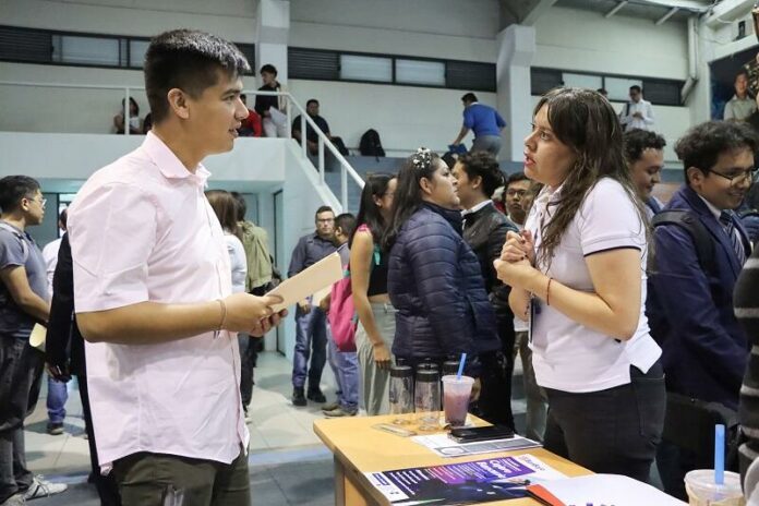 UTSJR y sectores industriales unidos en la Feria de Estadías y Empleo