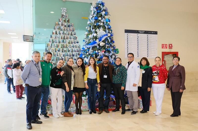 Árbol de Esperanza ilumina el Hospital General de San Juan del Río