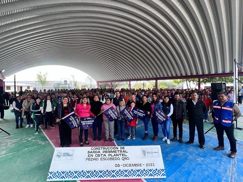 Mejoras en infraestructura para preparatoria de Pedro Escobedo