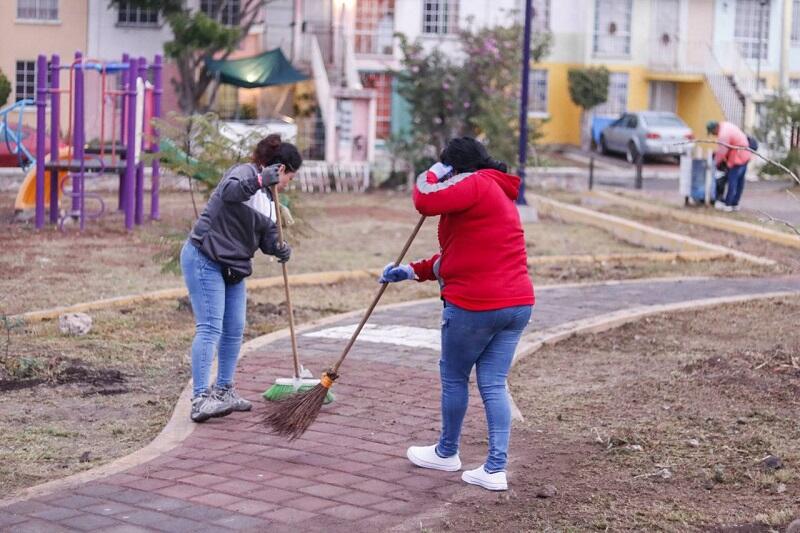 Roberto Cabrera supervisa mejoras en parque Las Águilas en San Juan del Río