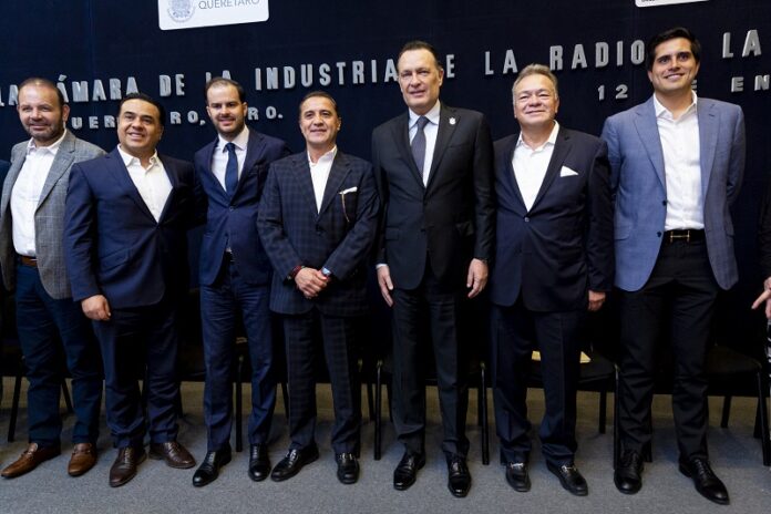 Mauricio Kuri encabezó toma de protesta de la nueva mesa directiva de la CIRT en Querétaro