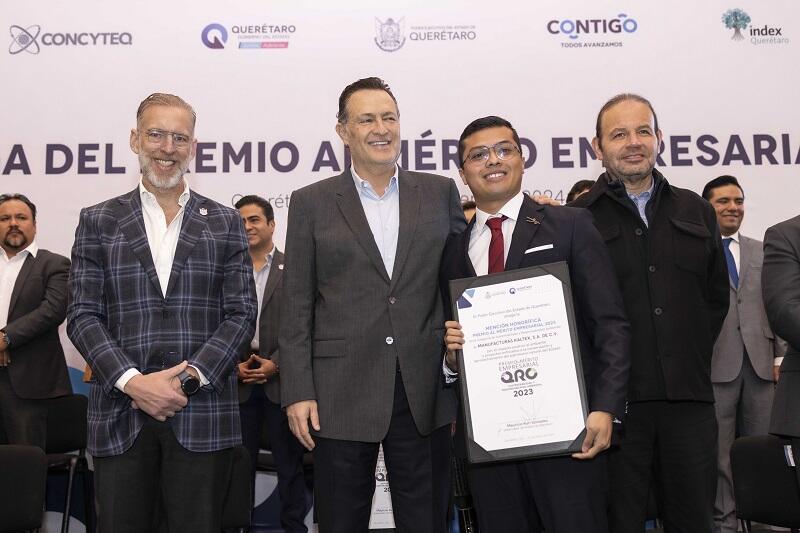 Mauricio Kuri reconoce la excelencia empresarial en Querétaro