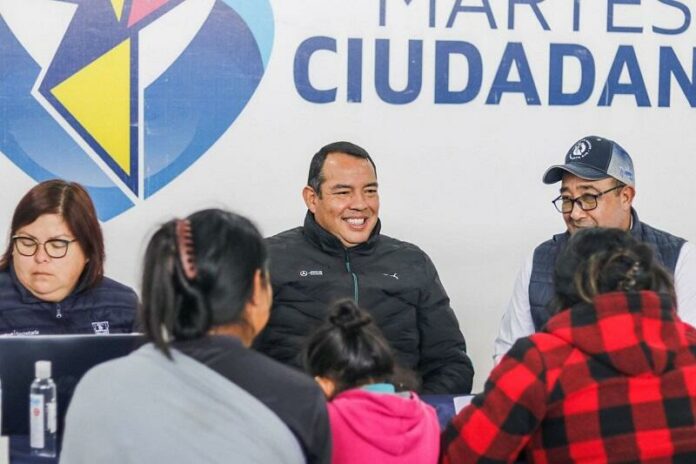 Roberto Cabrera impulsa “Martes Ciudadano” y apoya a productores con forraje