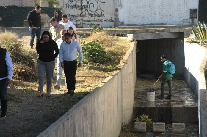 San Juan del Río refuerza labores de limpieza en colonia México para prevenir inundaciones