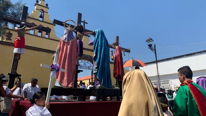 Se realiza tradicional Viacrucis en el Centro de San Juan del Río