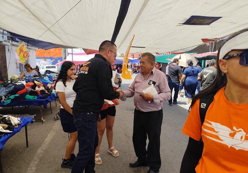 Carlos Mier hace campana Pie Tierra en Distrito 10 con visitas a tianguis y colonias de San Juan del Rio 2