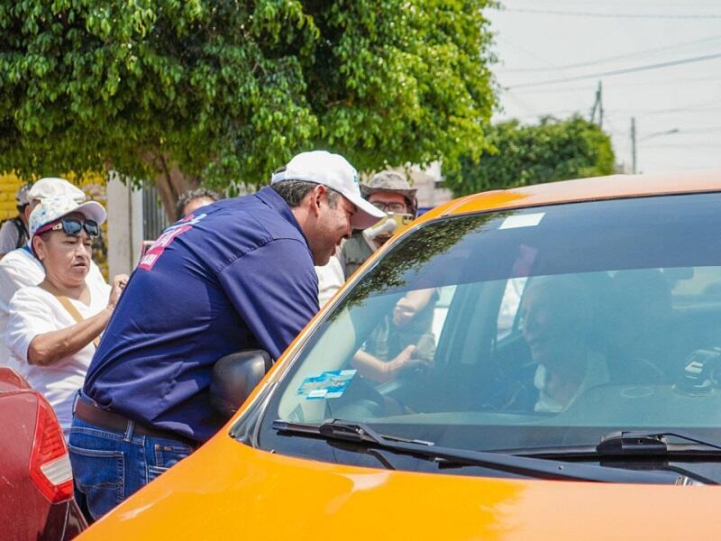 Roberto Cabrera dialoga con residentes de zona oriente para fortalecer San Juan del Rio 2