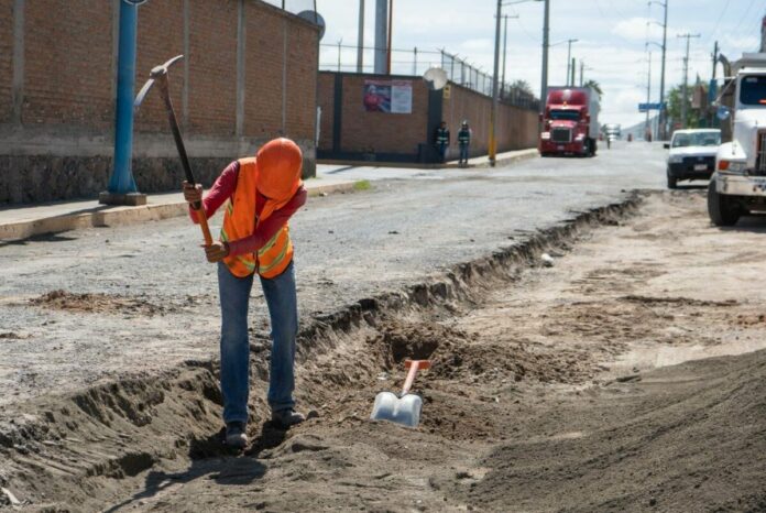 Avanza la rehabilitación de la calle 8 Oriente en San Juan del Río