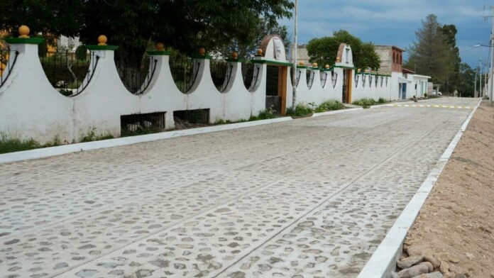 Construcción de calle en Santa Bárbara La Cueva, un logro para San Juan del Río