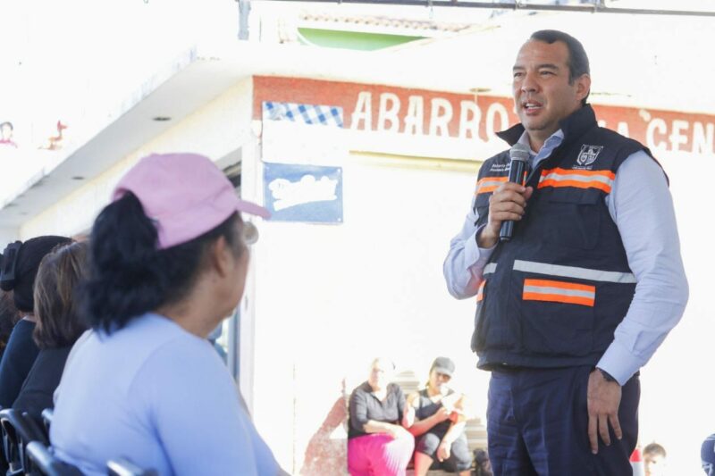 Entrega de rehabilitación de calle en San Sebastián de las Barrancas Sur