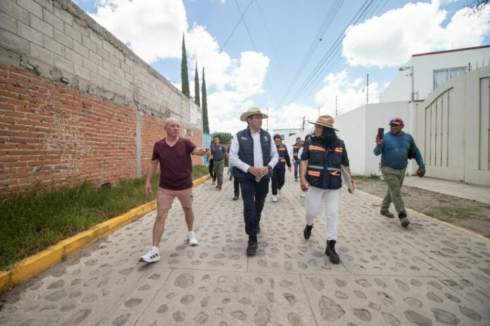 Entrega obras Roberto Cabrera en Paso de Mata y Granjas Banthí