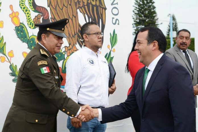 Atestigua Roberto Cabrera Desfile Cívico-Militar por el 214 Aniversario de la Independencia en San Juan del Río