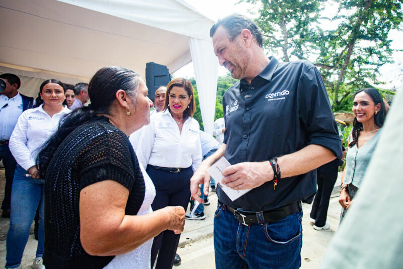 Mauricio Kuri entrega obras en calles de Jalpan de Serra