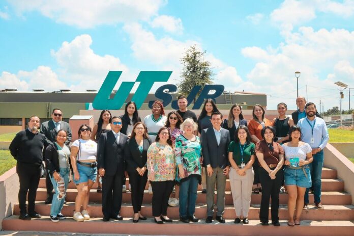 UT San Juan recibe visita de delegación de Alamo College