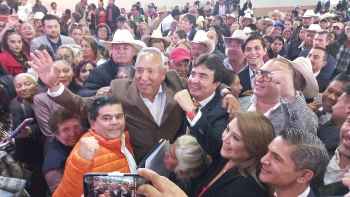 Óscar Pérez Martínez juramenta como presidente municipal de Amealco de Bonfil