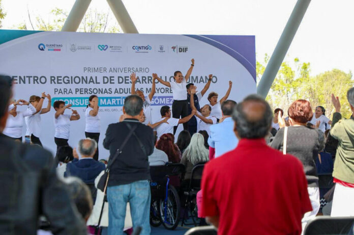 Adultos mayores de SJR celebran aniversario del Centro Regional de Desarrollo Humano