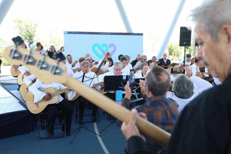 Adultos mayores de SJR celebran aniversario del Centro Regional de Desarrollo Humano