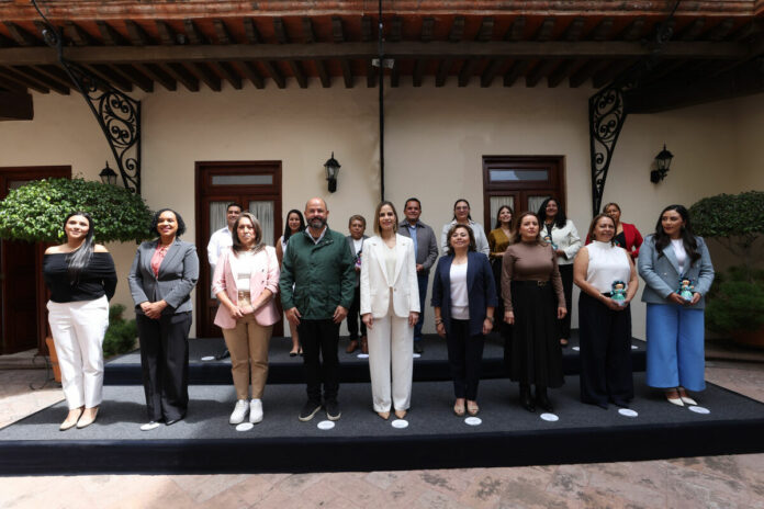 Car Herrera preside reunión de titulares de los Sistemas DIF Municipales