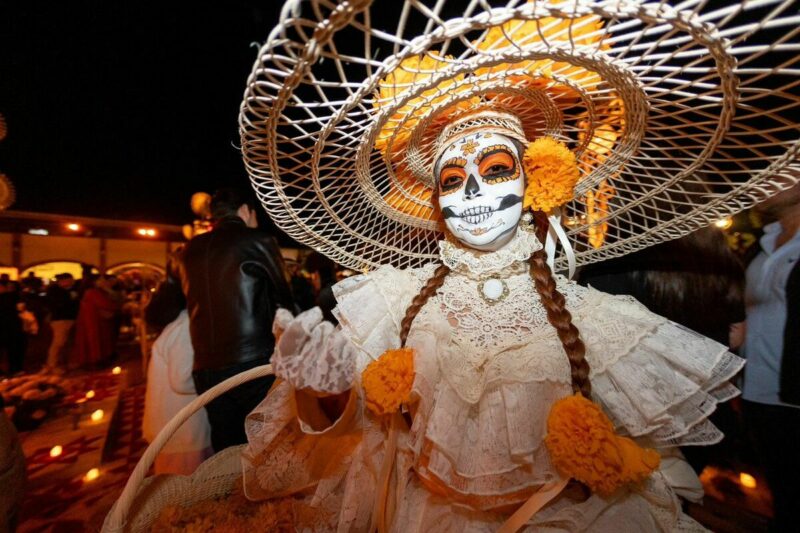 Comienza Festival “Tejedores de Luz” con un altar monumental en honor a artesanos de Tequisquiapan