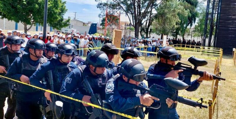 Participan más de mil personas en el programa "Cómo se Forma un Policía"