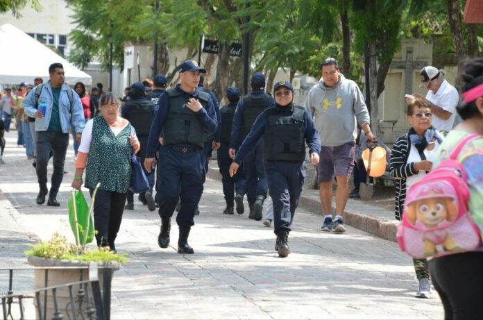 Inicia operativo en panteones por festividades de Día de Muertos