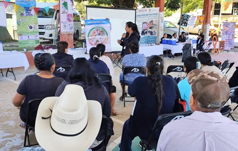 Lleva Secretaría de Salud jornadas a migrantes en Landa de Matamoros