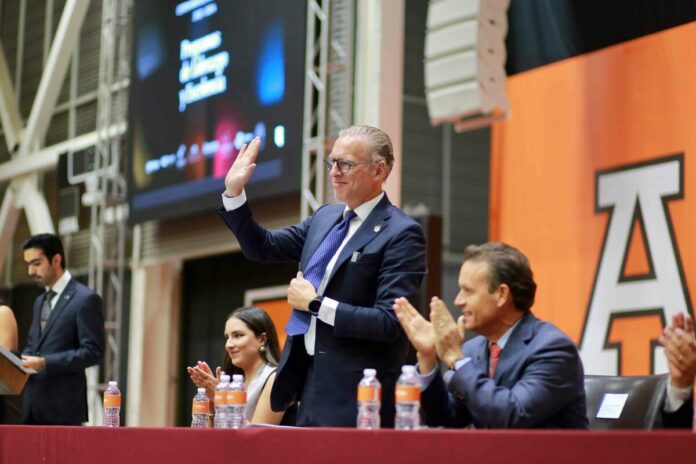 Titular de SEDESU apadrina generación del Programa de Liderazgo y Excelencia en la Universidad Anáhuac