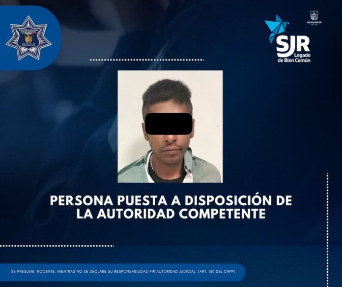 Detienen a sujeto por robo equiparado de vehículo en San Juan del Río