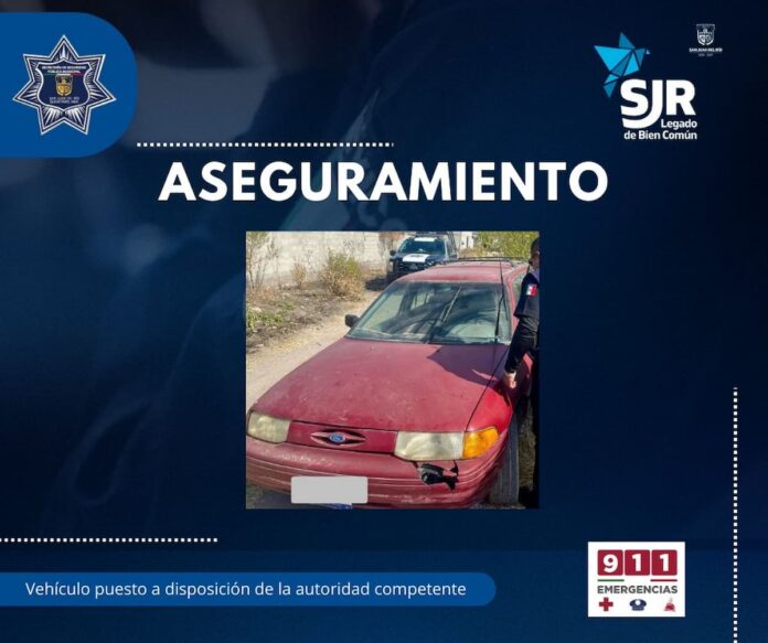 Policía municipal recupera vehículo con reporte de robo en San Juan del Río