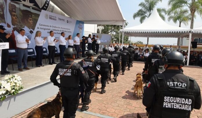 Jubilación y adopción: 16 oficiales caninos se retiran en emotiva ceremonia en Veracruz