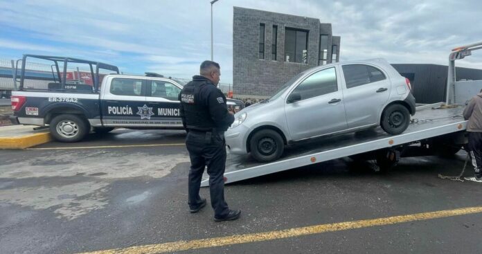 Policía de SJR recupera vehículo y motoneta con reporte de robo vigente