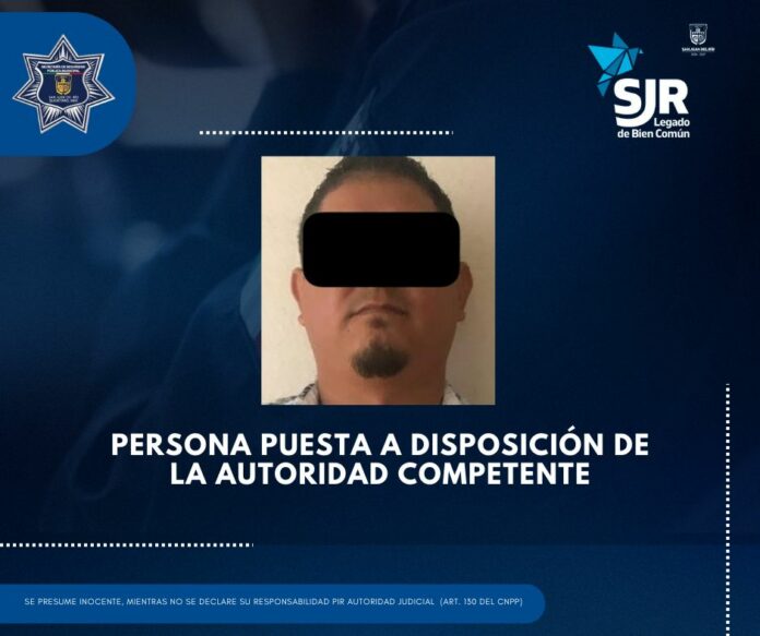 Cobrador de préstamos es detenido por intentar sobornar a policías en San Juan del Río